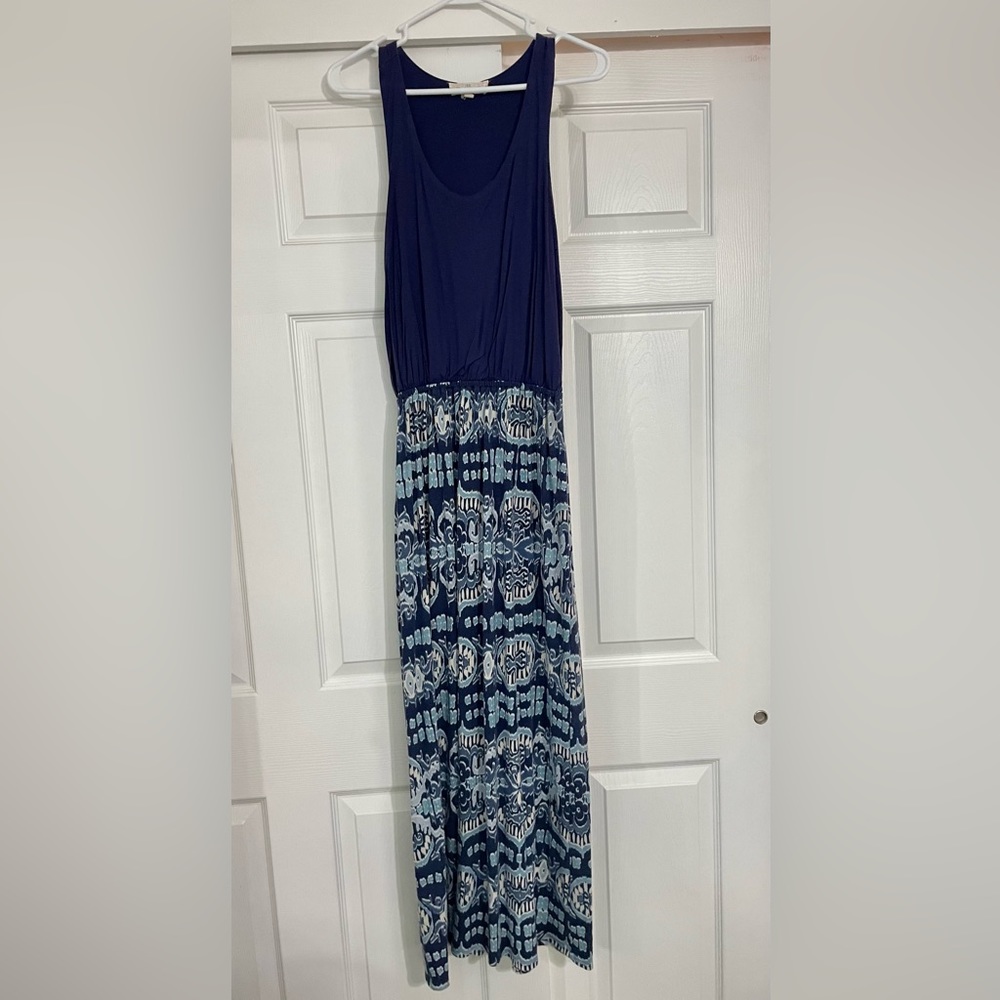 Sleeveless maxi dress